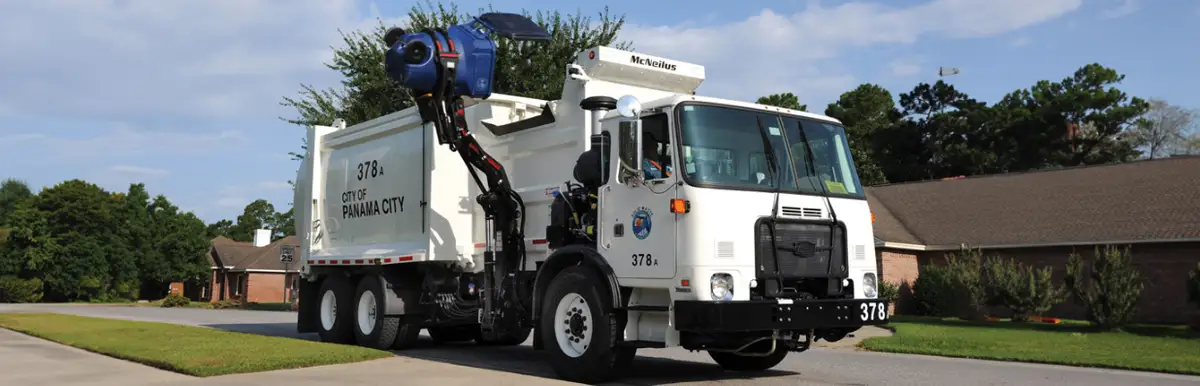 AutoReach Automated Side Loader Garbage Truck
