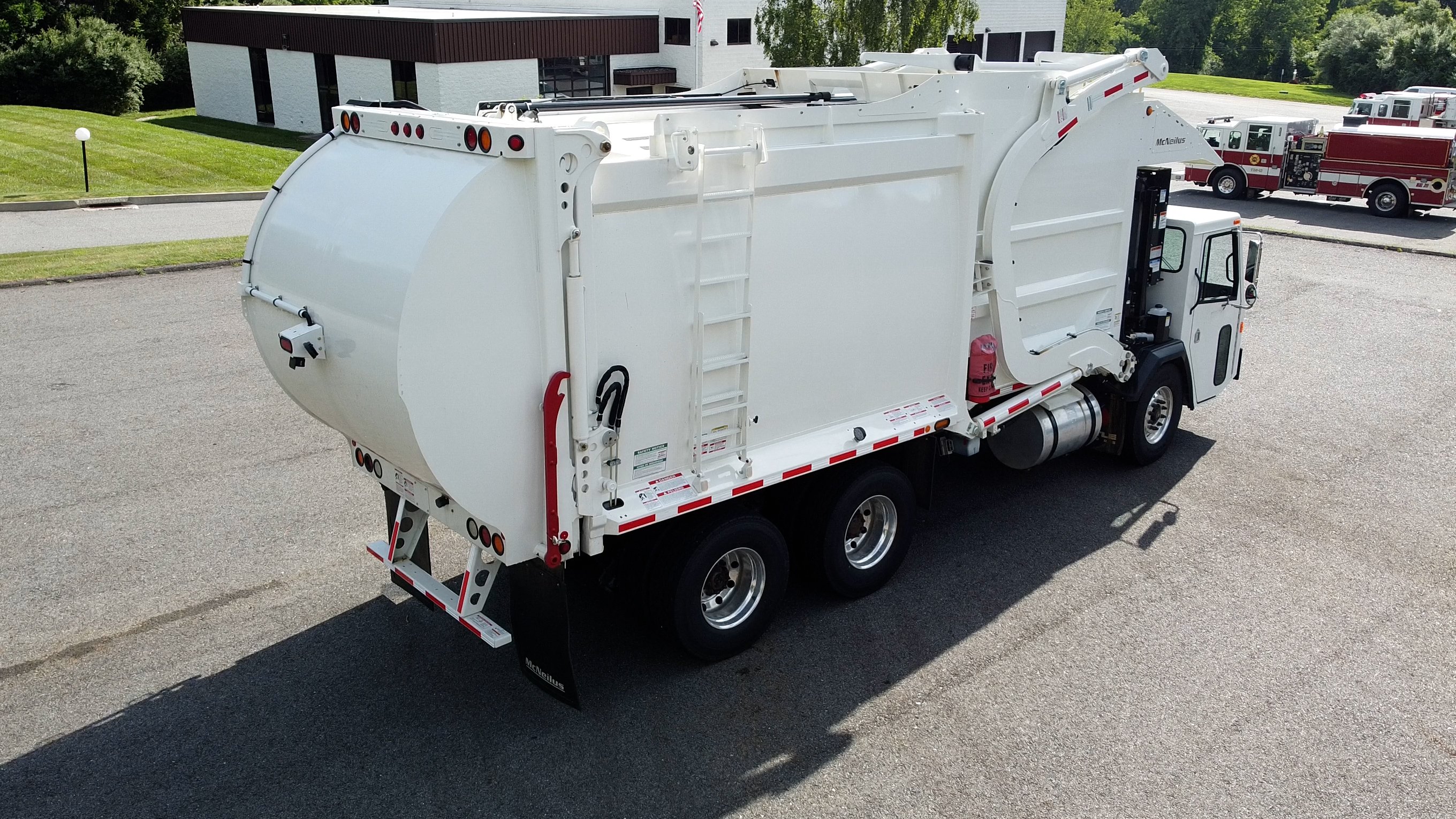 let2-rear-of